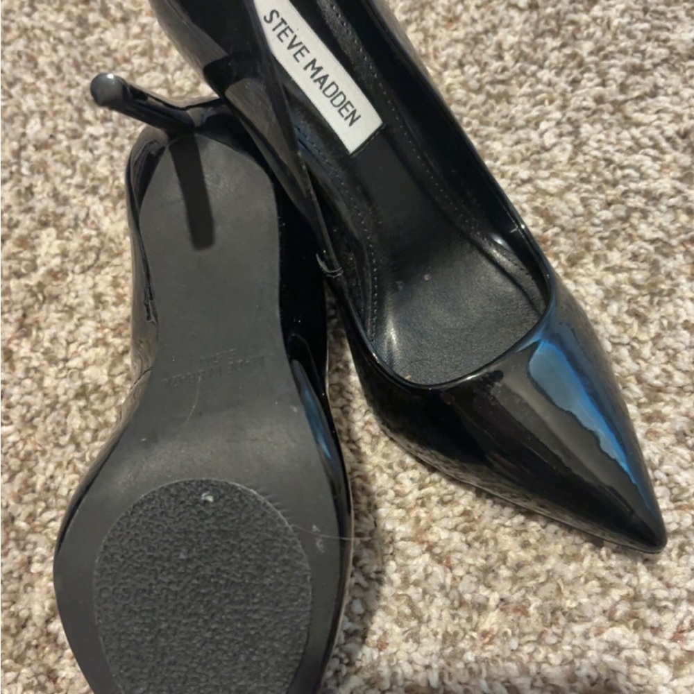 Steve Madden Glossy Black Heels - Picture 2 of 2